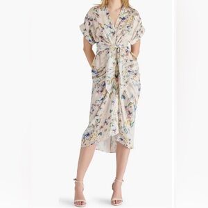 Steve Madden

Tony Tie Waist Dress

Size Medium